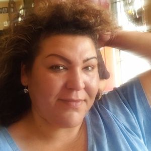 Meet your Posher, Claudia